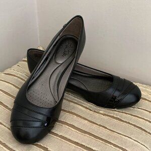 Life Stride Faris Wedge Pumps